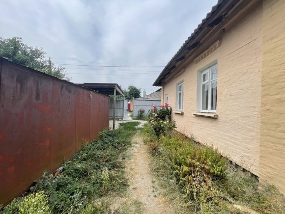 Продам часть дома в городе со своим двором ! Полтава