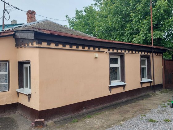 Продам частину  будинка в часному секторі в районі конкорду Полтава