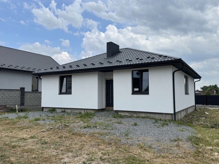 Продам окремий будинок з ділянкою 4 сот! - фото 1