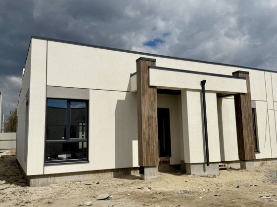 Продам цегляний котедж по вигідній ціні. Забудовник. Є газ Ровно