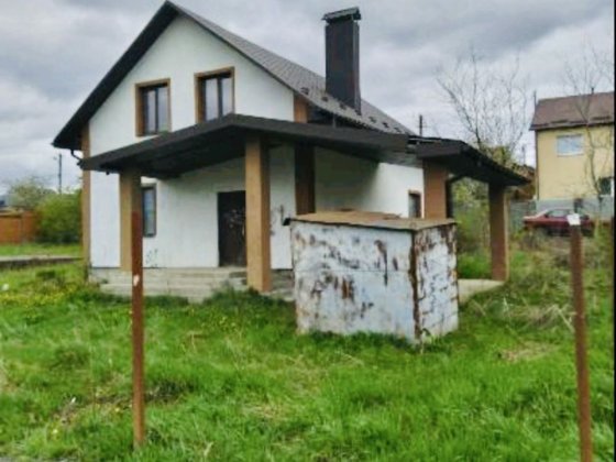 Новий будинок  з земельною ділянкою