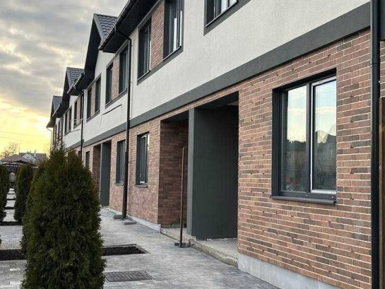 Таунхаус 100 м², 1,5 сотки, ГАЗ, поруч школа та садочки Буча