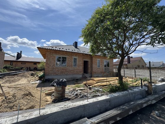 Продам американку з газом та ділянкою 5 сот Ровно