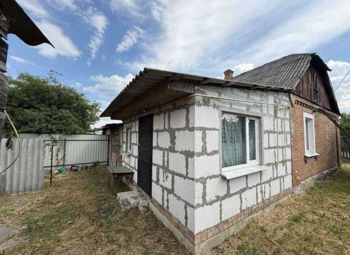 У продажу частина будинку з окремим двором - фото 1