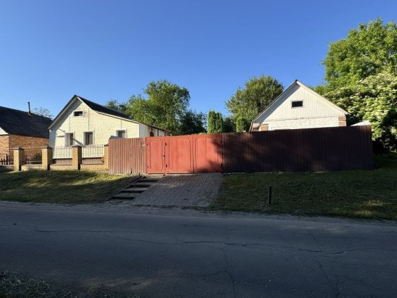 Продається будинок-дача біля зарибленого ставу в 20 км. від Сум с. Гребенеківка БЕЗ КОМІСІЇ Сумы