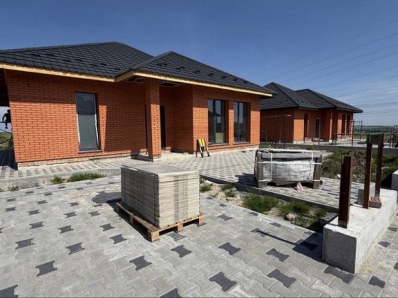 Окремий трикімнатний будинок біля міста, 4.5 сот, 86м2 Рівне
