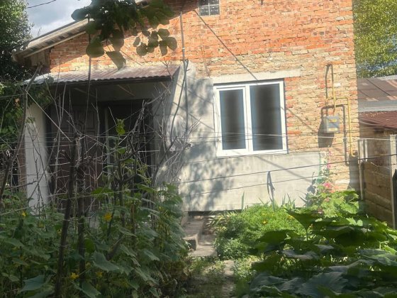 Будинок на землі Рівне Ровно