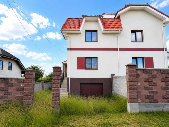 Продається котедж з чистовою стяжкою в колоденці 2 поверхи власна земельна ділянка Ровно