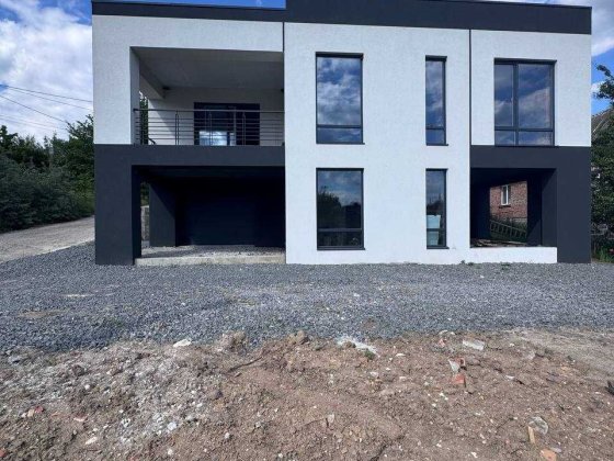 Продам приватний будинок із земеьлною ділянкою в місті Хмельницкий