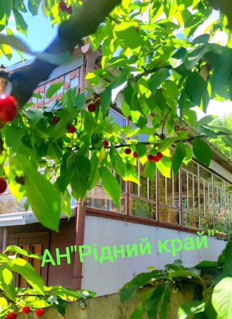 Продамо капітальний 2й поверховий, добротний, цегляний  будинок в місті. - фото 1