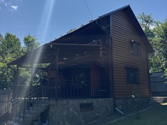 Продається дачний будинок зі зрубу в районі Цецино. Чернівці