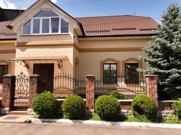 Продам будинок площею 320м2 у центральному районі - фото 1