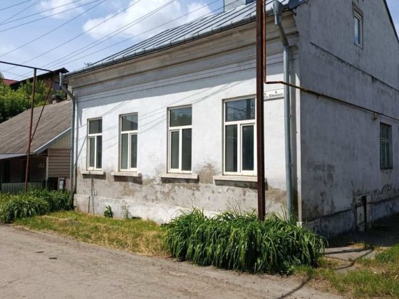 Продам 1/2 частину будинку Черновцы