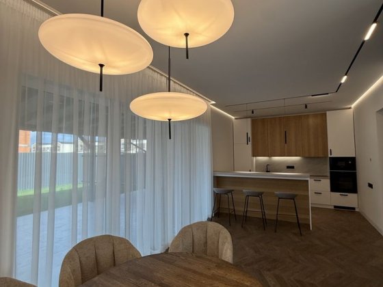 Продаж сучасного Таунхаусу з власним подвірʼям у New Village Ужгород