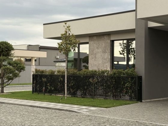 Продаж котеджу в Ужгороді Rock Garden: 3 спальні, 5 соток, закрита територія та власний парк біля до Ужгород