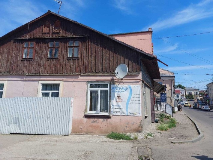 Частина будинку, центр Садгори, під житло чи комерцію , перша лінія - фото 1