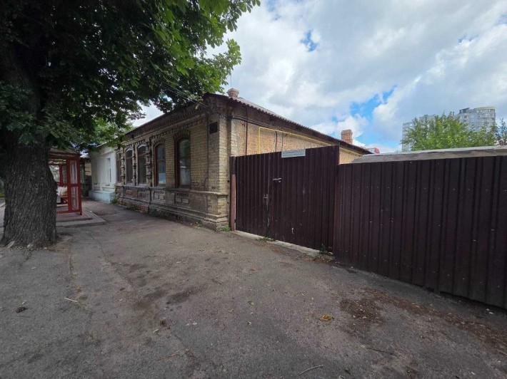 Продаж частини будинку в центральній частині міста - фото 1