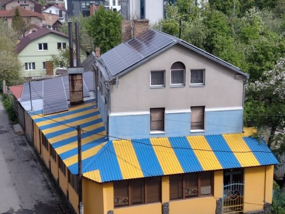 Будинок з бізнесом, на Грушевського Рівне