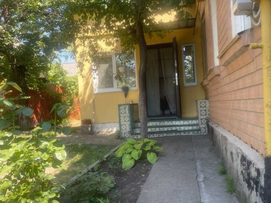 .Продаж частини будинку на Казбеті. Черкаси