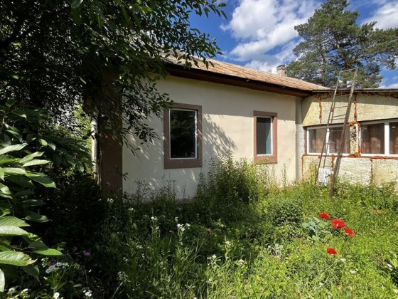 Продаж  окремого  будину  в Чернігові, район Масани. 84 м2, 8 соток землі.всі комунікаціі в будинку. Чернігів