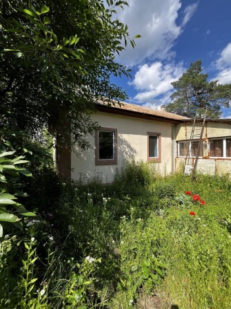 Продаж  окремого  будину  в Чернігові, район Масани. 84 м2, 8 соток землі.всі комунікаціі в будинку. - фото 1