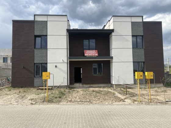 Продам котедж з міськими комунікаціями , можливе розтермінування район Ювілейний ( позаду Дріади ) Ровно