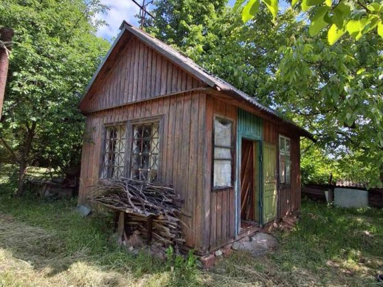 Продається дача біля кінцевої зупинки Чернівці