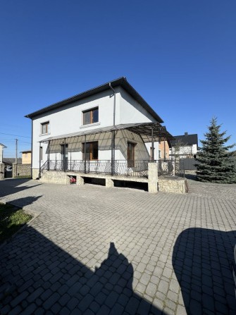 Будинок 180 м2, 10 сотих землі, окремий гараж, магазин, школа, садочок - фото 1