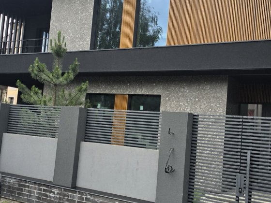 Сучасна вілла. 265 м², басейн 10 метрів, преміальна архітектура та одна з найкращих локацій Чернівці Чернівці