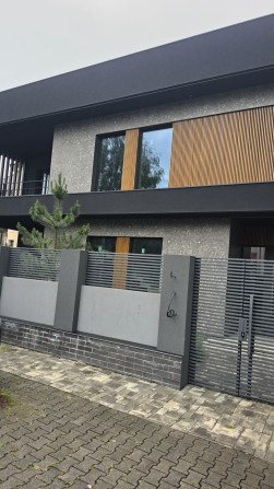 Сучасна вілла. 265 м², басейн 10 метрів, преміальна архітектура та одна з найкращих локацій Чернівці - фото 1