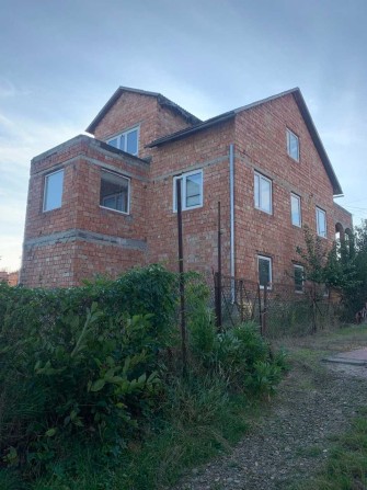 Продажа Житлового будинка  327 кв.м в м. Чернівцях + Київ - фото 1