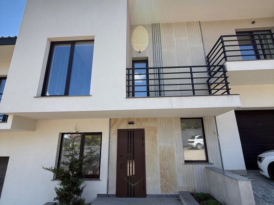 Продаж котеджу з неймовірною панорамою Ужгород