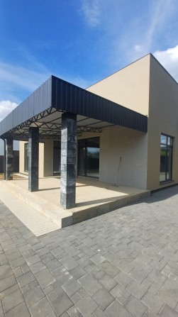 Нестандартний будинок в Ужгороді - фото 1