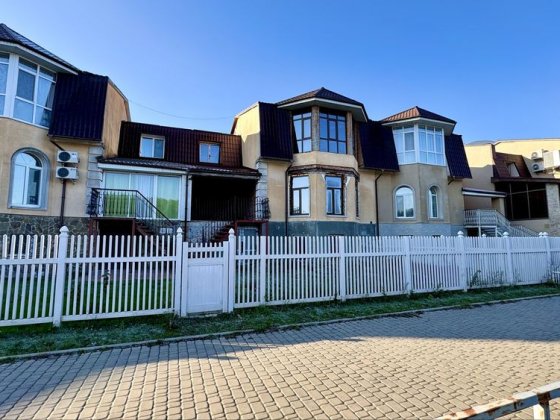 Продам таунхаус на Стрілецькій набережній!Внутр.роботи, буд.матеріали! Чернігів