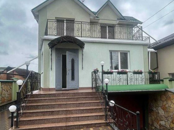 Продам 2-поверховий будинок на вул. Драгоманова 3945 Винница