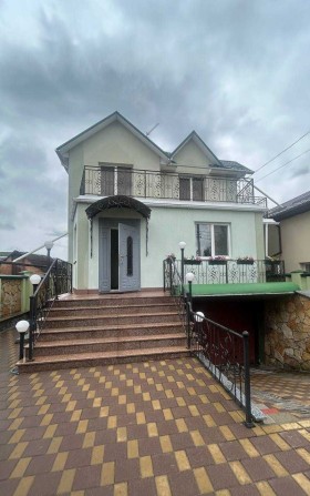 Продам 2-поверховий будинок на вул. Драгоманова 3945 - фото 1
