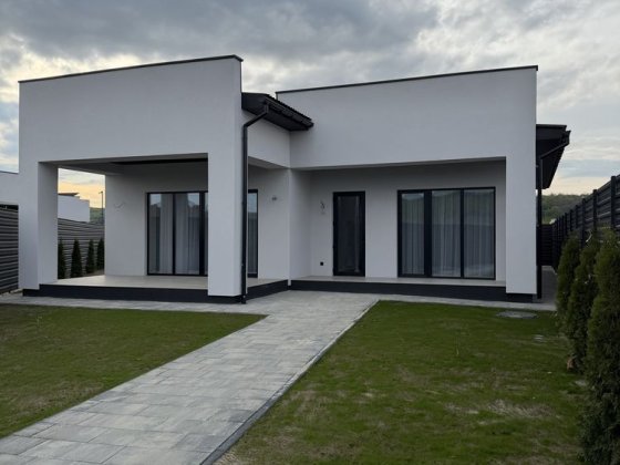 Продається гарний та сучасний будинок у тихій локації Ужгород