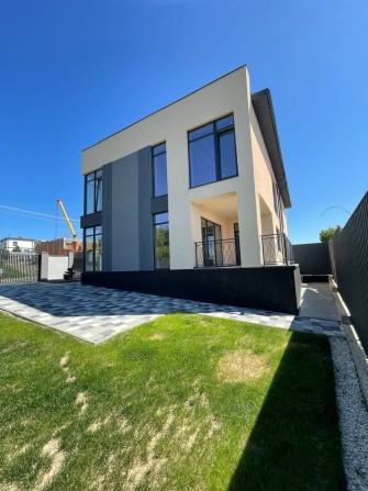 Продаж сучасного дуплексу у зручному районі міста - фото 1