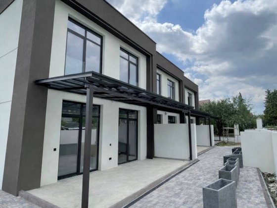 Таунхаус 162 м² на БАМі | Тераса + Балкон + 2 сотки | 170 000 $ Ужгород