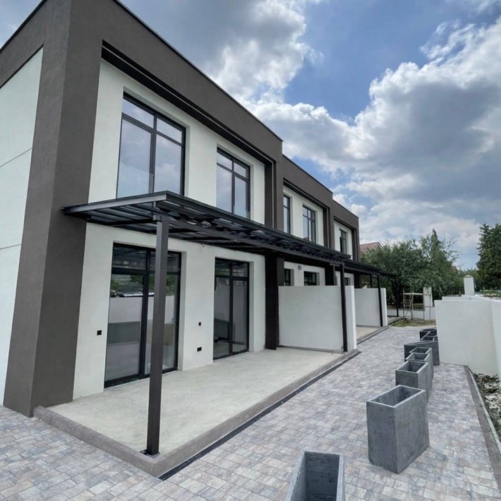 Таунхаус 162 м² на БАМі | Тераса + Балкон + 2 сотки | 170 000 $ - фото 1