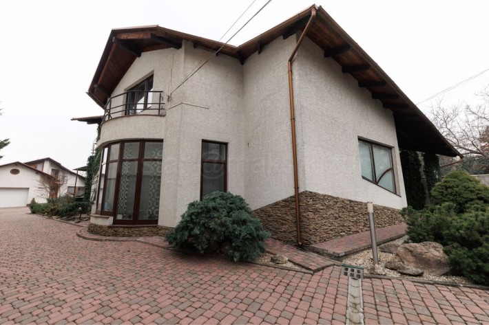 Продам будинок з газом/Ужгород/380 м2/Центральні комун - фото 1