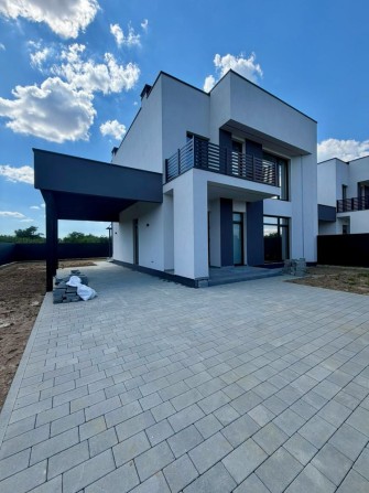 Продаж сучасного двоповерхового будинку - фото 1