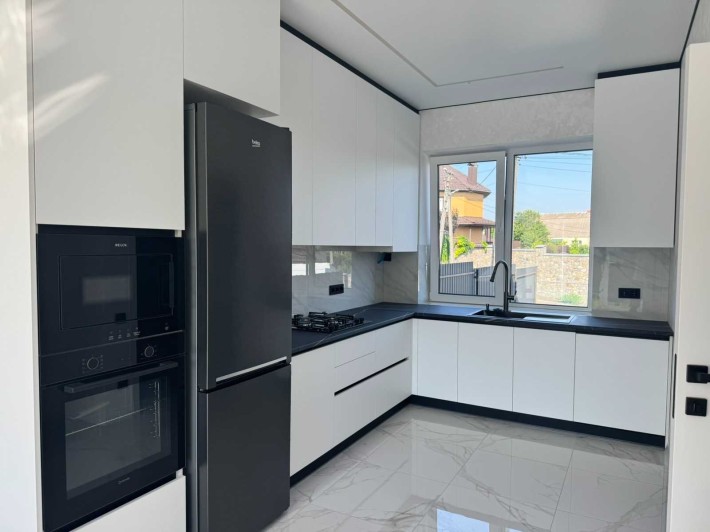Продам таунхаус з ремонтом - фото 1