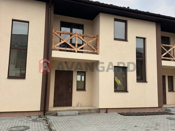 Продам Таун Хаус .Усі Комунікації . Винница