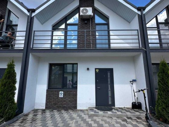 Продам таунхаус з ремонтом в Петропавлівській Борщагівці Петропавлівська Борщагівка