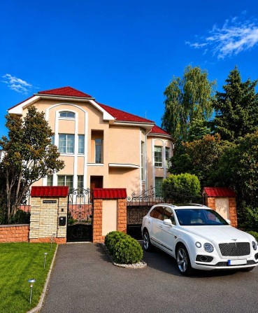 Продаж будинок Київ , Святошинський р-н 655м² 3 поверхи 15 сот  6 кімнат, сауна критий басейн гараж  - фото 1