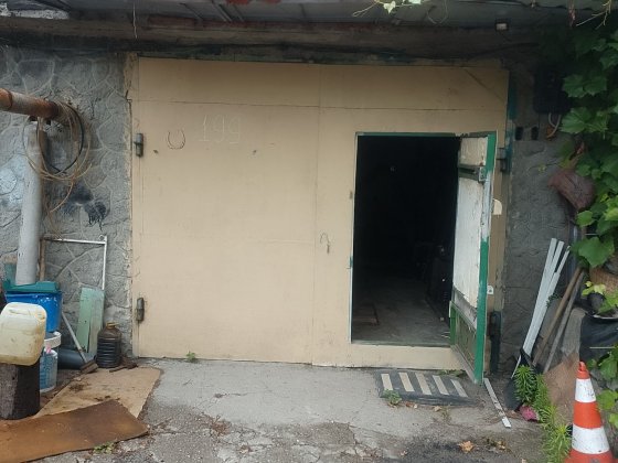 Продам гараж, пос ДВС, в кооперативе Вышгород