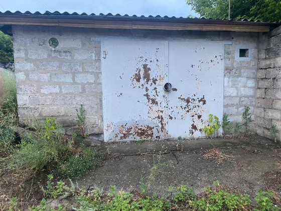 Продам гараж Рн жд Змиев