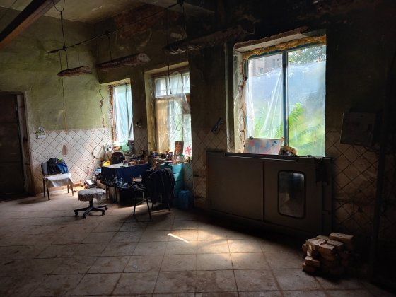 Продам СТО в центрі міста ( можливо під два окремих гаража) Каменец-Подольский