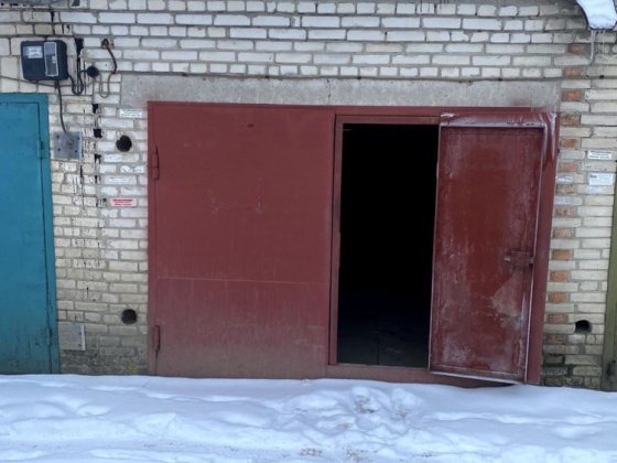 Двоярусний цегляний гараж у гаражному кооперативі «Стир-3» Рованцы